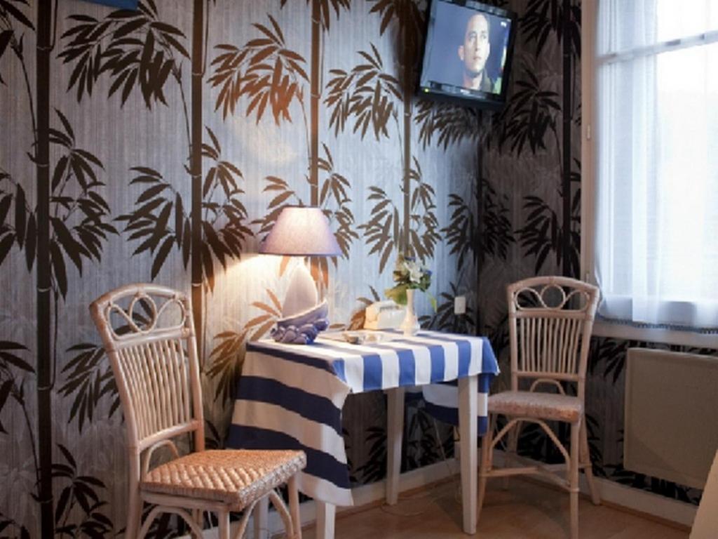 Logis Hotel Les Tilleuls Saint-Cirgues-de-Jordanne Ngoại thất bức ảnh