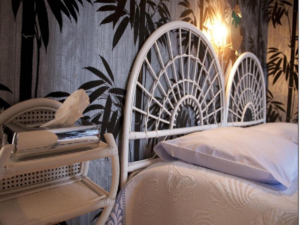 Logis Hotel Les Tilleuls Saint-Cirgues-de-Jordanne Phòng bức ảnh