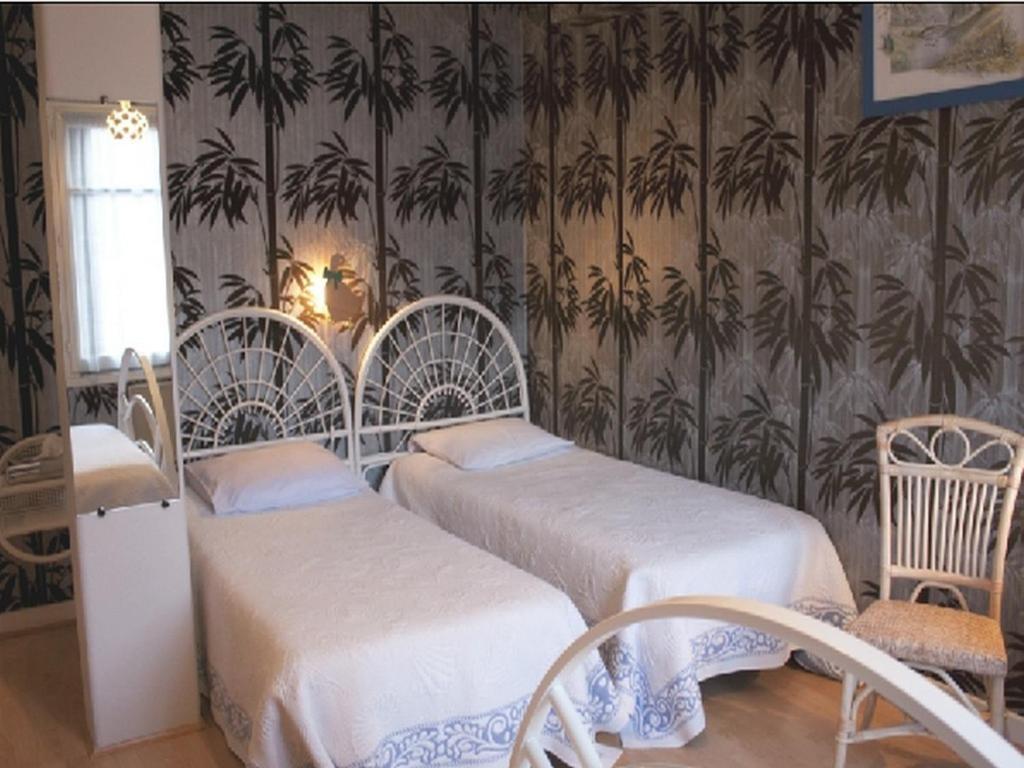 Logis Hotel Les Tilleuls Saint-Cirgues-de-Jordanne Phòng bức ảnh