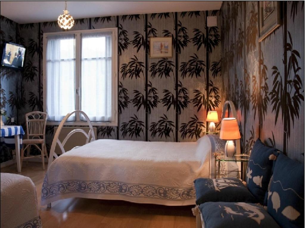 Logis Hotel Les Tilleuls Saint-Cirgues-de-Jordanne Phòng bức ảnh