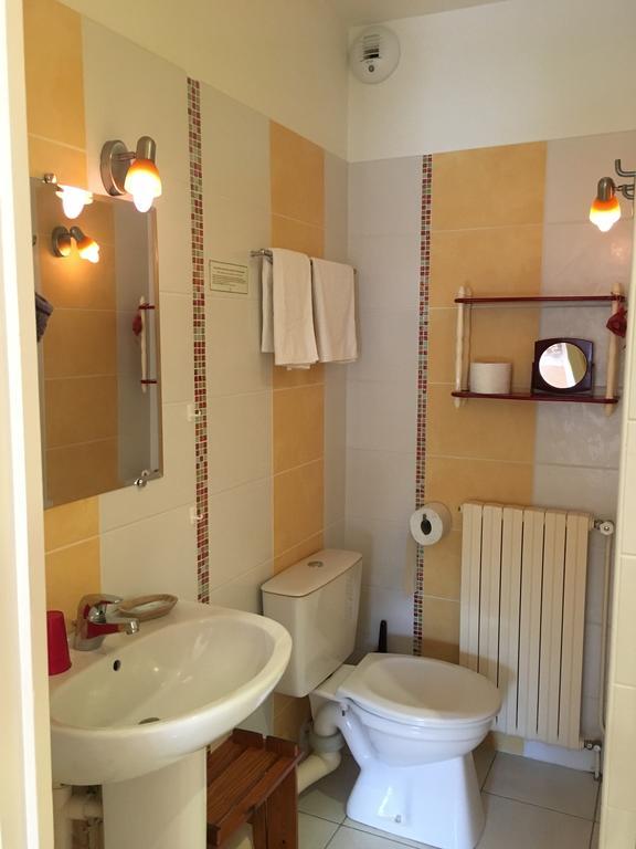 Logis Hotel Les Tilleuls Saint-Cirgues-de-Jordanne Ngoại thất bức ảnh