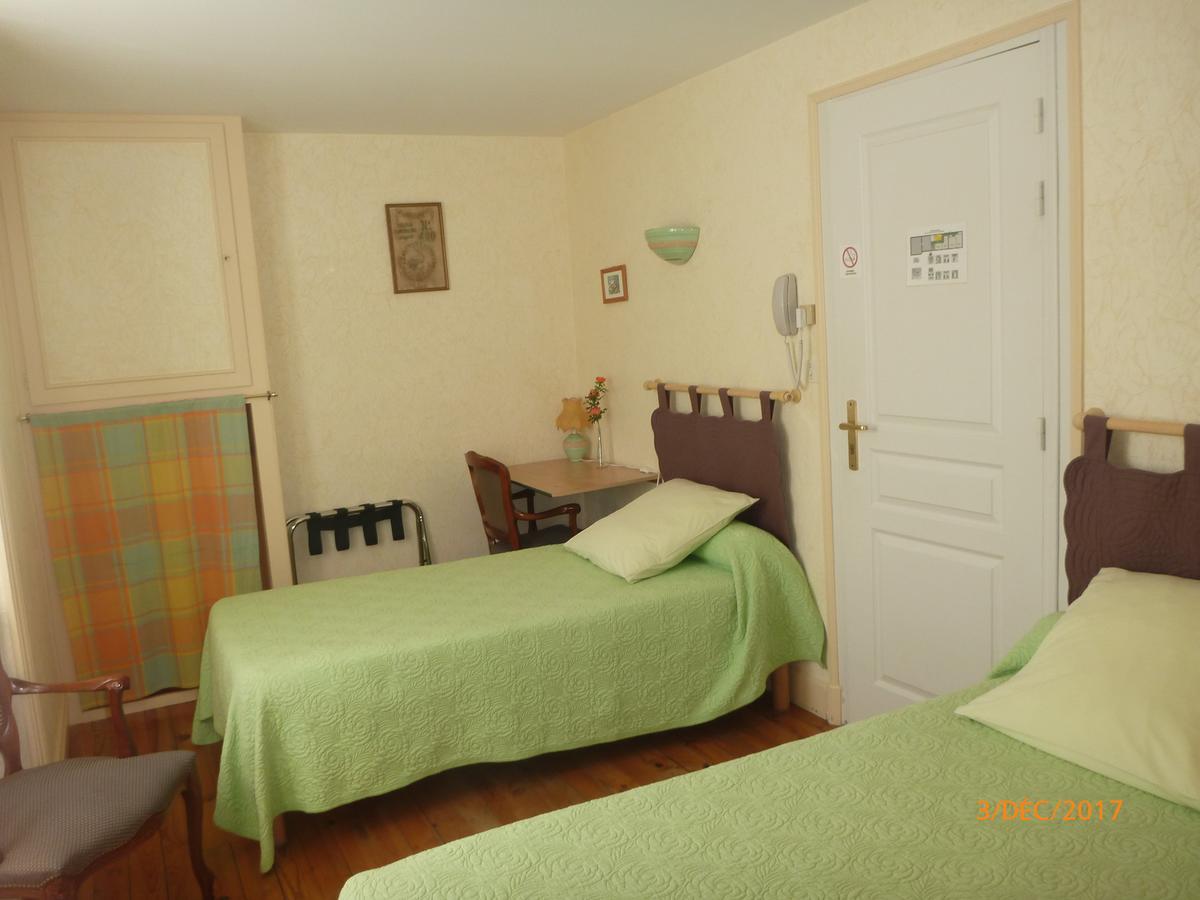 Logis Hotel Les Tilleuls Saint-Cirgues-de-Jordanne Ngoại thất bức ảnh