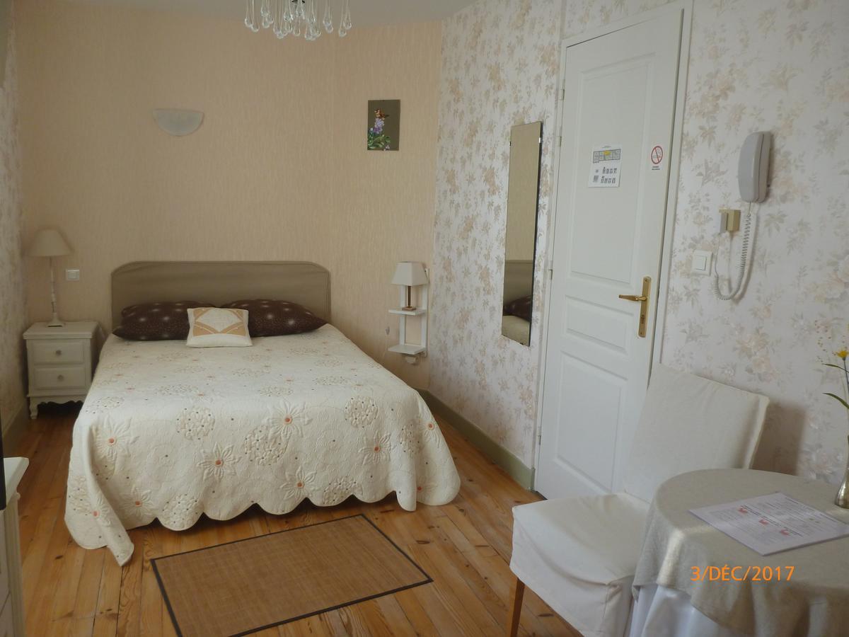 Logis Hotel Les Tilleuls Saint-Cirgues-de-Jordanne Ngoại thất bức ảnh