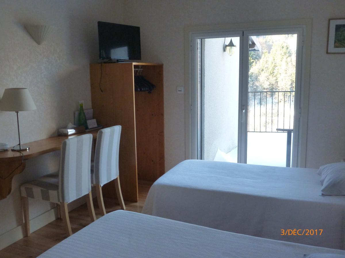 Logis Hotel Les Tilleuls Saint-Cirgues-de-Jordanne Ngoại thất bức ảnh