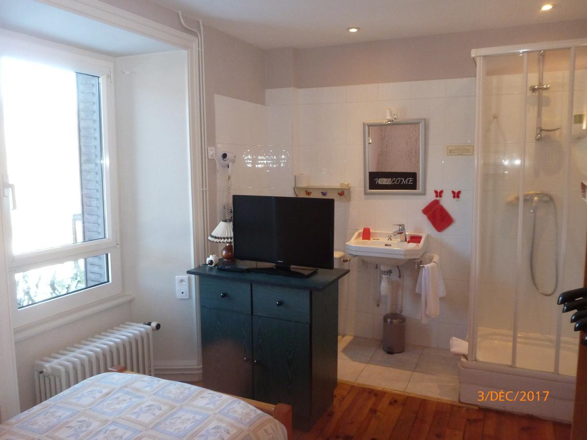 Logis Hotel Les Tilleuls Saint-Cirgues-de-Jordanne Ngoại thất bức ảnh